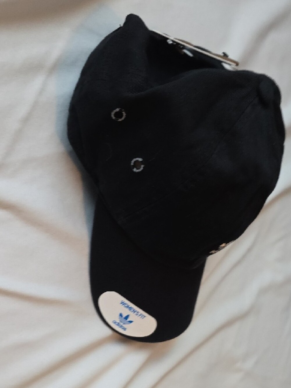 Adidas Womans Black Baseball Cap NWT - Picture 3 of 8